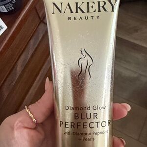 Nakery Beauty Diamond Glow Blur Perfector - Gold